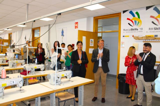 El alcalde destaca la importancia de la Formación Profesional para garantizar la inserción laboral - 1, Foto 1