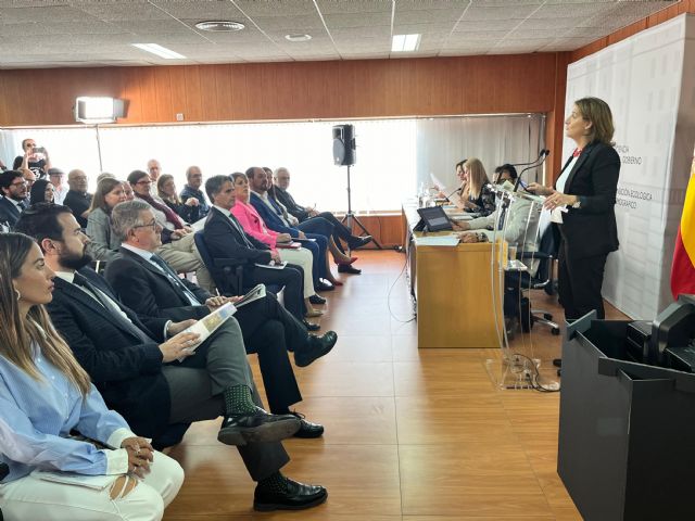 El alcalde vuelve a exigir a la ministra un compromiso con Portmán - 3, Foto 3