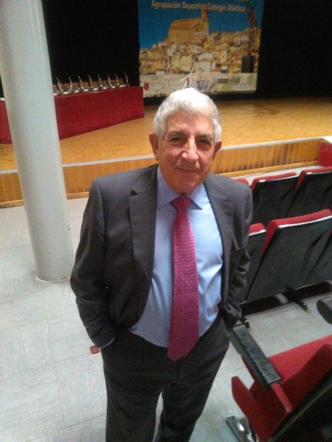 El Pabellón Polideportivo M-3-C, pasa a nominarse “Rosendo Berengüí Álvarez” - 1, Foto 1