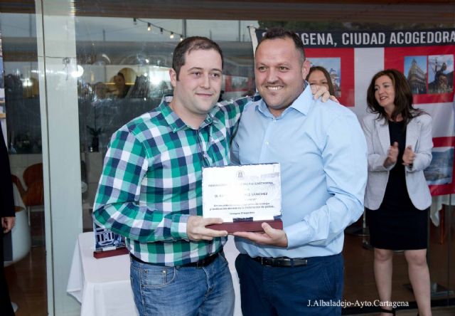 Los peñistas del FC Cartagena premiaron a Sergio Jiménez por su regularidad y a Limones y Ceballos por sus cien partidos - 1, Foto 1