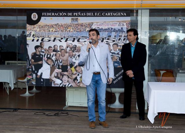 Los peñistas del FC Cartagena premiaron a Sergio Jiménez por su regularidad y a Limones y Ceballos por sus cien partidos - 2, Foto 2