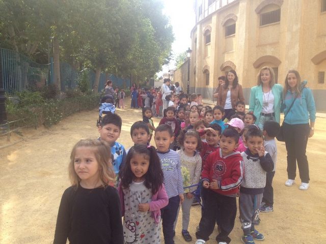 150 alumnos de Infantil del Colegio José Robles conocen las Alamedas - 1, Foto 1