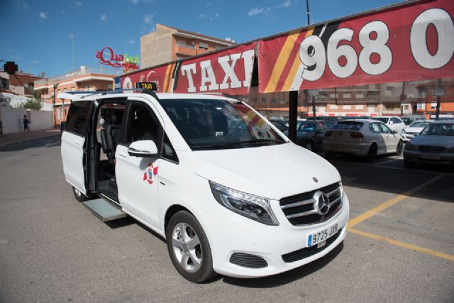 La flota de taxis incorpora un vehculo adaptado para personas con movilidad reducida, Foto 4