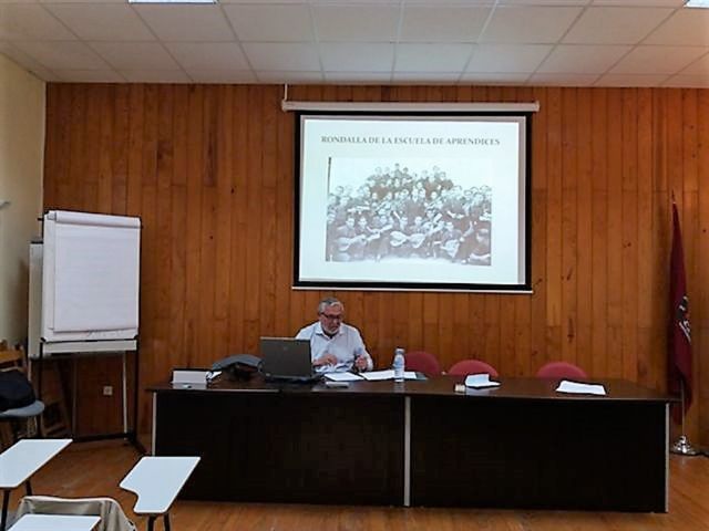 La unidad de Mayores de Servicios Sociales organiza una charla sobre la Escuela de Aprendices de Bazan - 1, Foto 1