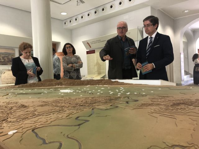 El Museo de la Ciudad ya muestra una maqueta que abarca 25 kilómetros cuadrados del Valle y la Vega del Segura del siglo XIII - 1, Foto 1