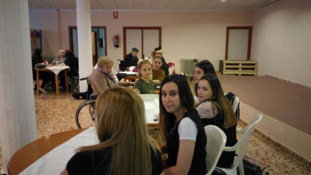 Students of the IES "Prado Mayor" of "Hairdressing and Hair Cosmetics" show their knowledge in the Residence "La Purisima", Foto 8