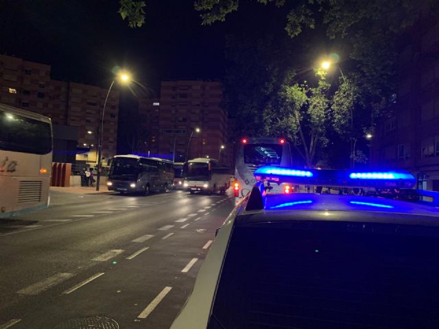 El Ayuntamiento de Lorca insistirá en la vigilancia para el uso obligatorio de mascarillas en el transporte colectivo - 1, Foto 1