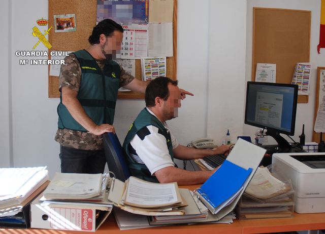 La Guardia Civil desarticula una compleja e internacional organizacin criminal dedicada a estafas mediante el 'fraude del CEO', Foto 1