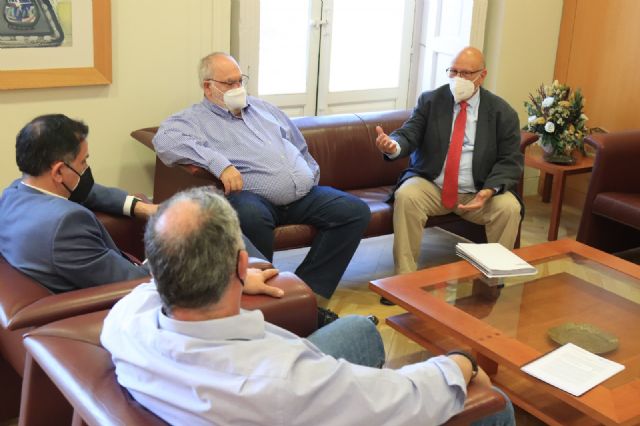 El Alcalde se compromete a potenciar el Parque Industrial Oeste - 1, Foto 1