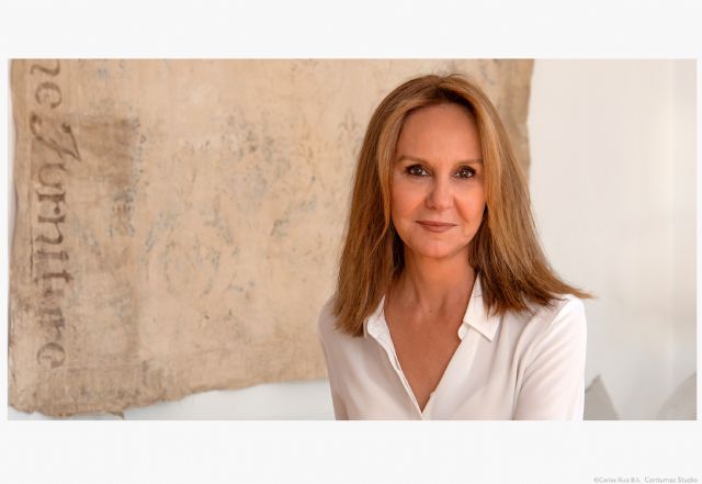 María Dueñas presenta su nueva novela Sira en la Universidad de Murcia - 1, Foto 1