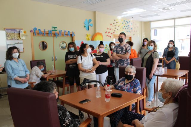 El Centro de Día de Puerto Lumbreras recibe la visita de los alumnos del 'Curso de Atención Sociosanitaria a Personas dependientes en Instituciones Sociales' - 5, Foto 5