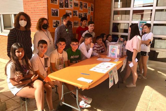 Los colegios Virginia Pérez, Virgen del Carmen, Luis Calandre, San Isidro y el IES Galileo votan hoy Presupuestos Participativos - 1, Foto 1