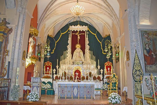 Magnifico altar efímero para los cultos de Quinario en honor al Santísimo Cristo de la Vera-cruz de Alcalá del Río - 1, Foto 1