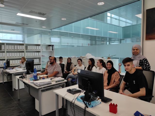 Alumnos del Gerardo Molina visitan el Ayuntamiento para conocer sufuncionamiento - 1, Foto 1