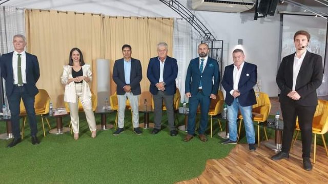 Uno para todos y todos para uno, Foto 1