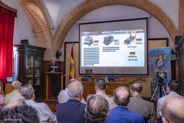 La conferencia sobre ‘Enigma’ llena el Museo Histórico Militar hasta el punto que volverá a repetirse - 4, Foto 4