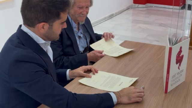 El escultor José Toledo dona al Ayuntamiento de Murcia la obra Paso de danza, una de las piezas más destacadas de su exposición Figuración renovada - 2, Foto 2