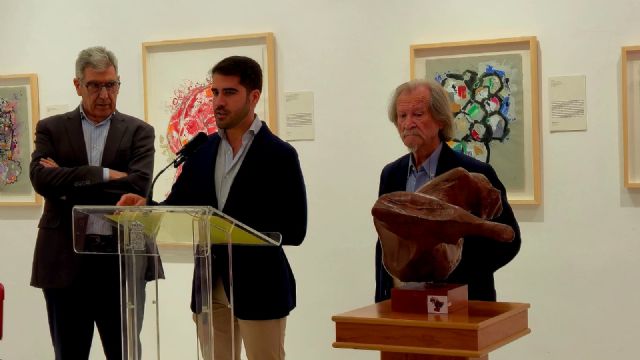 El escultor José Toledo dona al Ayuntamiento de Murcia la obra Paso de danza, una de las piezas más destacadas de su exposición Figuración renovada - 3, Foto 3