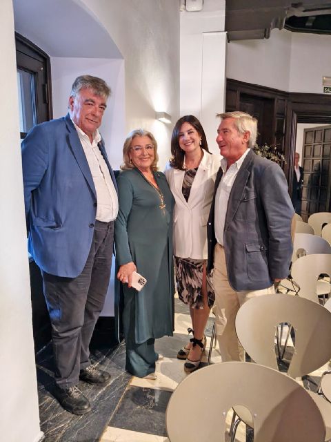Triana lidera una nueva iniciativa solidaria de alcance internacional desde Sevilla - 4, Foto 4
