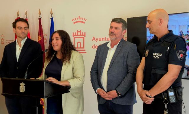 Murcia se vuelca con la solidaridad en la VII Gala Benéfica de la ONG Azul en Acción en el Teatro Romea - 2, Foto 2