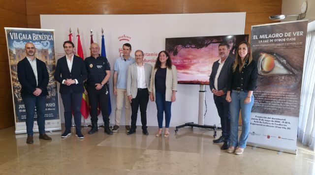 Murcia se vuelca con la solidaridad en la VII Gala Benéfica de la ONG Azul en Acción en el Teatro Romea - 3, Foto 3