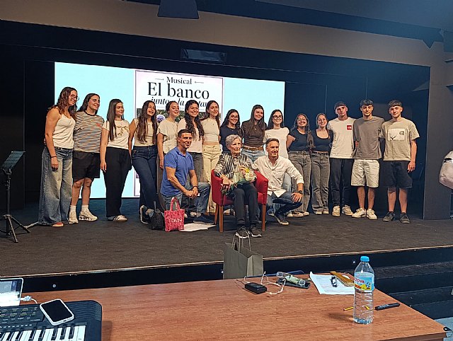 Un musical del IES Juan de la Cierva y Codorníu visibiliza la soledad no deseada y fomenta el voluntariado juvenil, Foto 4