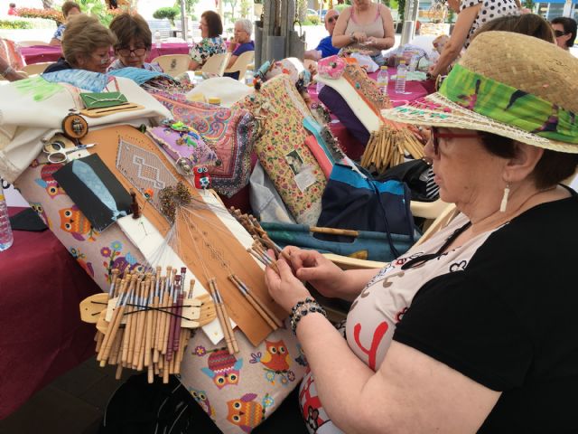 El encaje de bolillo tomó la plaza de España - 2, Foto 2