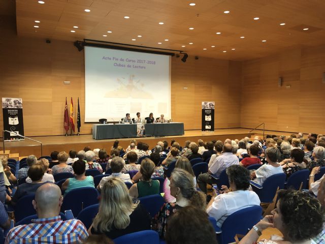 200 personas mayores participan en el acto fin de curso de los clubes de lectura en el Archivo Regional - 2, Foto 2