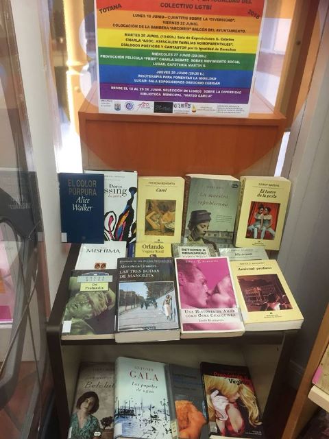 The Department of Culture has made a selection of books with the theme of diversity on the occasion of the Week for Respect and Equality of the LGTBI Collective in the municipal library "Mateo Garca", Foto 3