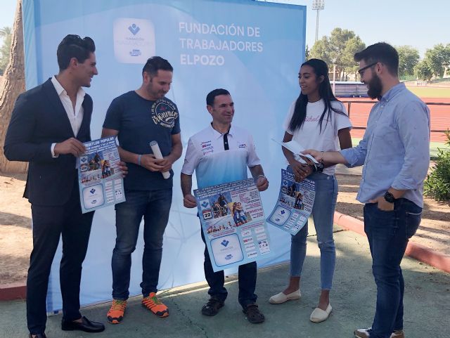 La Fundacin de Trabajadores de ELPOZO patrocina y da nombre al Trofeo del X Triatln Popular Villa de Alhama y de la Mujer por tercer año consecutivo, Foto 2