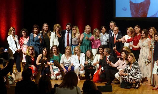 Fernando López Miras clausura las jornadas ´Mujeres con S´ para fomentar el liderazgo femenino - 3, Foto 3