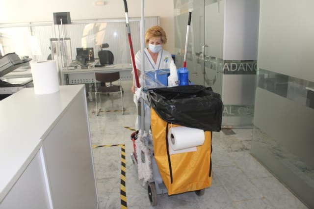 The Mayor's Office submits a proposal to the June plenary session to tender the Interior Cleaning Service in municipal centers and facilities