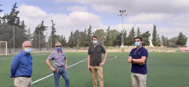 Deportes mejorará el campo de fútbol de Beniaján con la reparación del césped artificial, los banquillos y la valla perimetral - 1, Foto 1