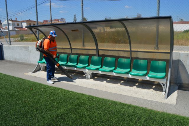 La Concejalía de Salud y Deporte afronta las labores anuales de mantenimiento del campo de fútbol 7 - 2, Foto 2