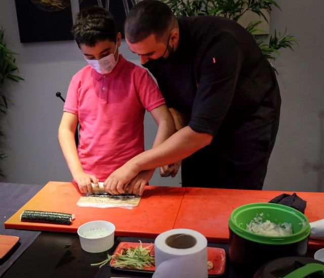 Maguro celebra el Día Internacional del Sushi más especial con un taller para las familias de Abamur - 4, Foto 4