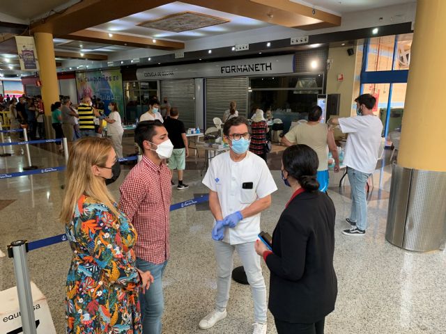 Centro Comercial Águilas Plaza acoge con éxito su primera jornada como Punto de Vacunación Masiva - 1, Foto 1