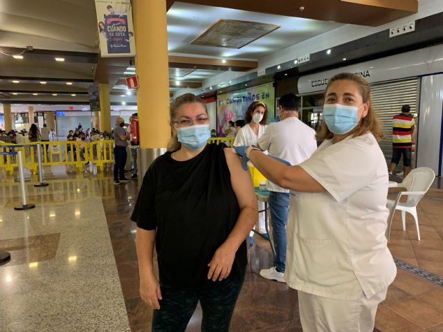 Centro Comercial Águilas Plaza acoge con éxito su primera jornada como Punto de Vacunación Masiva - 2, Foto 2