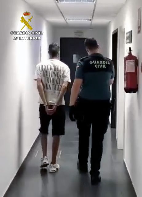 La Guardia Civil desarticula un grupo criminal, formado por siete jóvenes, al que atribuye una quincena de robos en comercios de Lorca y Mazarrón - 1, Foto 1