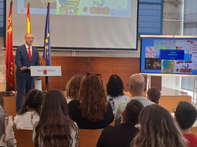 Ocho centros ganan la IV edición del concurso 'Frases mayúsculas' dirigido a mejorar la convivencia en las aulas - 2, Foto 2