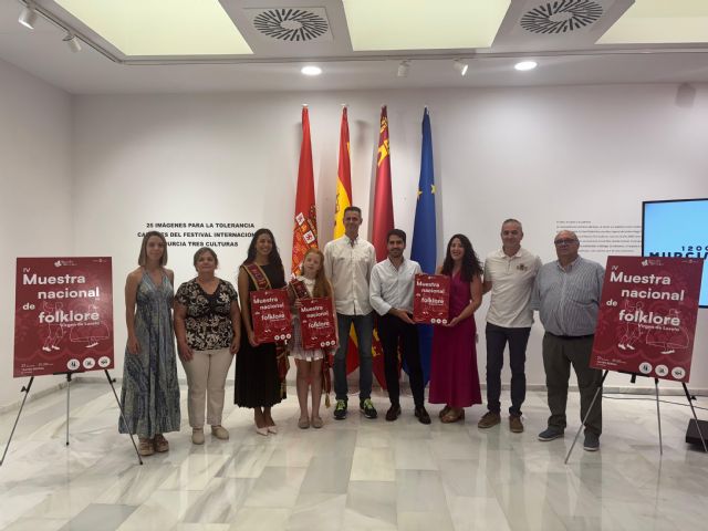 La IV Muestra de Folklore 'Virgen de Loreto' llega al Teatro Bernal con bailes regionales y tradición nacional - 1, Foto 1
