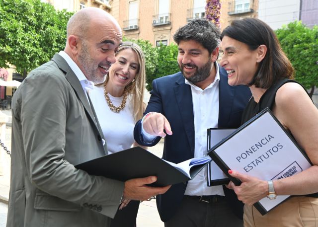 El PP propone en su ponencia de Estatutos trasladar a las primarias el modelo electoral español: voto directo y una urna - 2, Foto 2