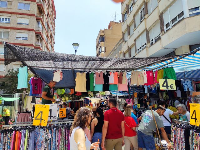 IU-Verdes solicitará que el mercado de los miércoles siga en el parque de la Constitución - 1, Foto 1