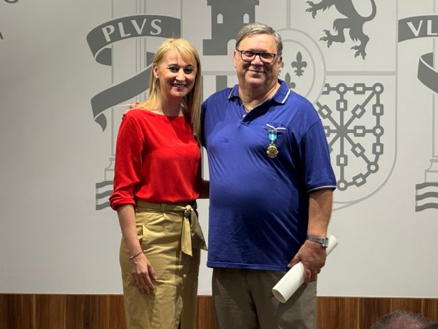 Guevara reconoce con las medallas de la Orden del Mérito Civil e Isabel la Católica el trabajo de seis profesionales por servicios relevantes para la ciudadanía - 4, Foto 4