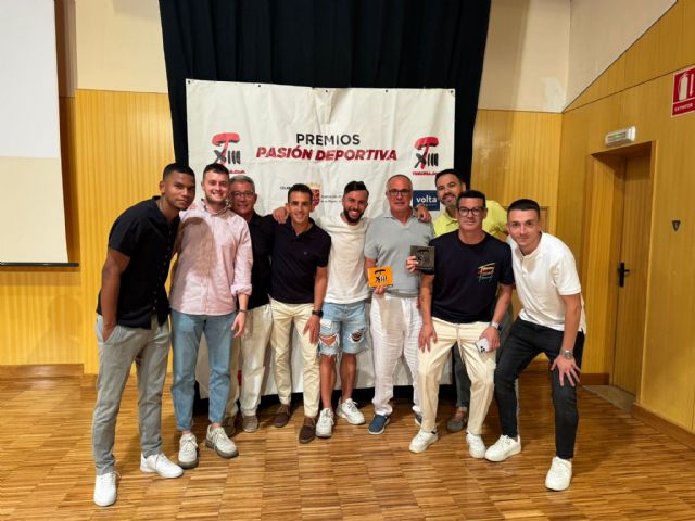 El Club de Fútbol Ciudad de Calasparra, galardonado en la Gala Pasión Deportiva con dos reconocimientos para la afición y su entrenador - 1, Foto 1