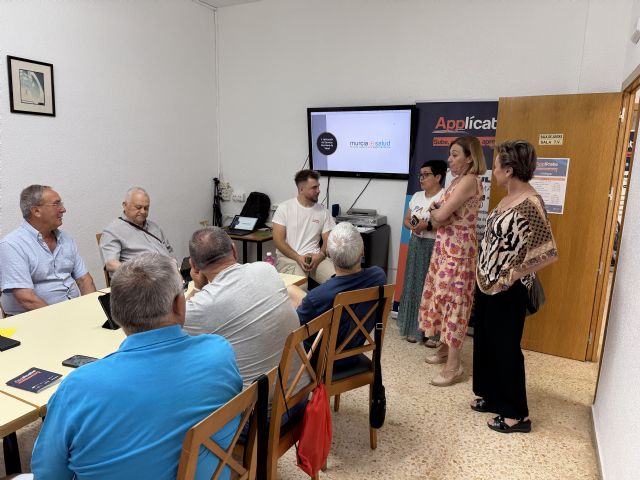 Mas de 100 mayores participan en las jornadas de capacitación digital celebradas en el Centro Social del IMAS - 3, Foto 3
