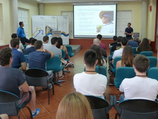 Estudiantes del curso de verano de la UPCT conocen SABIC - 2, Foto 2