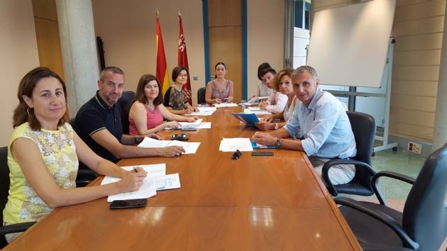 La Comisión Interdepartamental para la Igualdad entre mujeres y hombres estudia el borrador del V Plan Estratégico regional - 1, Foto 1