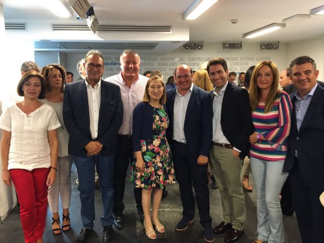 El secretario general del PPRM y los cargos electos del PP al Congreso y Senado con Ana Pastor - 1, Foto 1