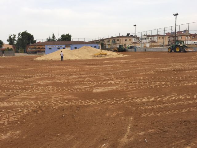 Comienzan las obras de instalación de césped artificial del campo municipal de fútbol 7 - 1, Foto 1