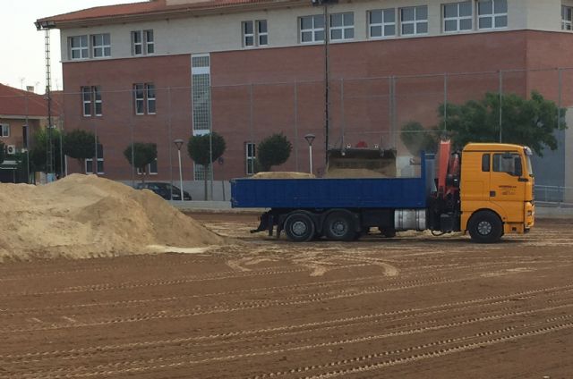 Comienzan las obras de instalación de césped artificial del campo municipal de fútbol 7 - 3, Foto 3